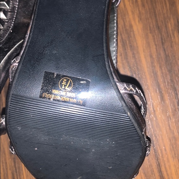 Delicious gun metal heels - Picture 5 of 5